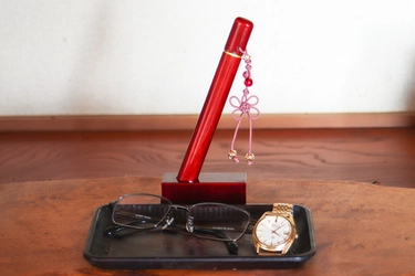 思い思いの供養を身近に　 心に寄り添う手元供養品「灯(とう／ともり)」登場