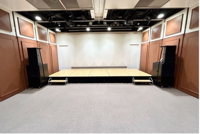 スペース内ステージの様子