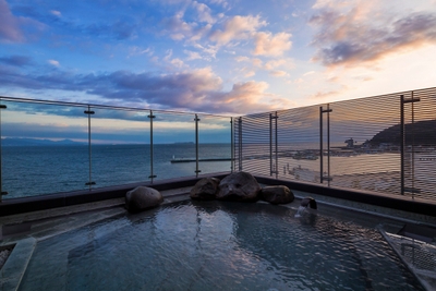 Z9gYWlmDakEGzNefSCsS.jpg?w=940&h=940