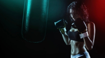 ボディーブローは痛いですが、ヘアブローはツヤツヤになりますよ！