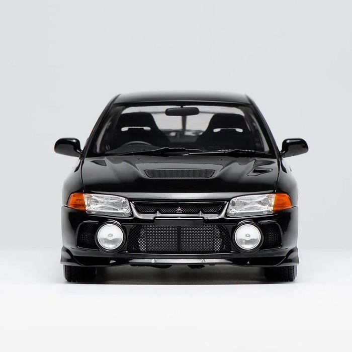 モーターヘリックス 1/18スケール M84002 三菱 Lancer Evolution IV ピレネーブラックパール