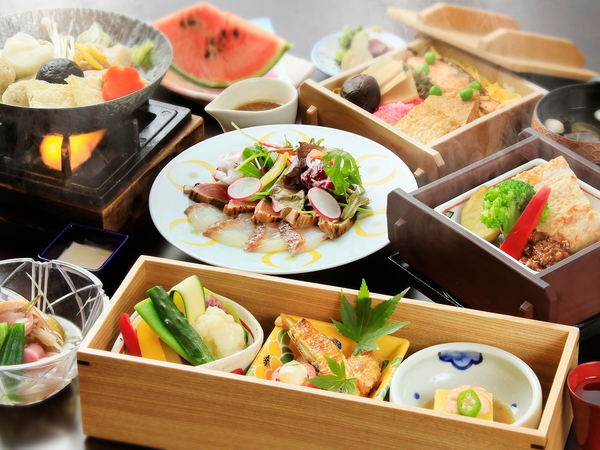 ご夕食 ※イメージ(季節によりお品書き・提供方法を変更しております)