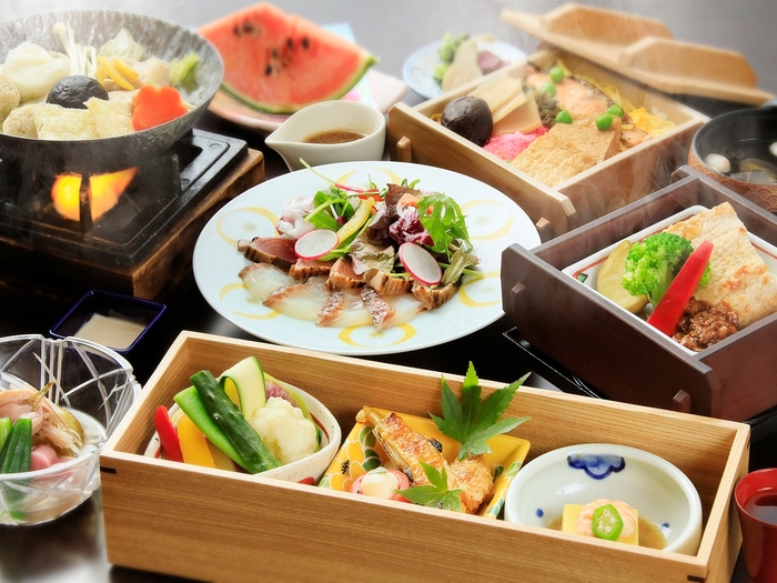 ご夕食 ※イメージ(季節によりお品書き・提供方法を変更しております)