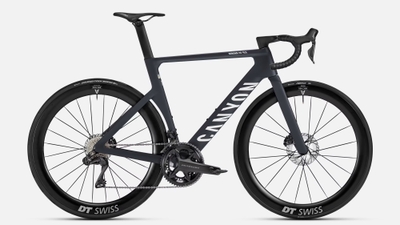 Aeroad CF SLX 8 DI2  新価格　799,000円　旧価格　1,039,000円（いずれも税込）