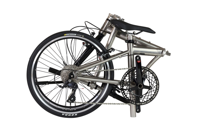 HARRY QUINN TITAN8_Folding2