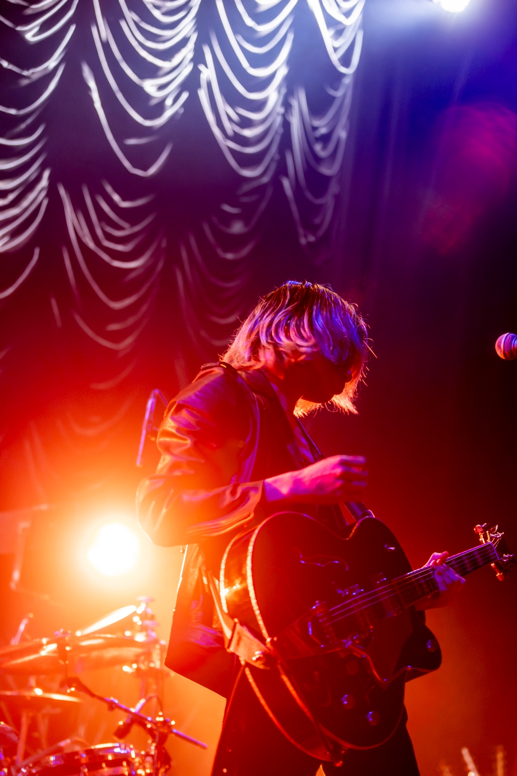 佐々木亮介(Vocal & Guitar)