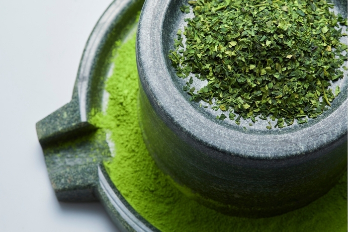石臼挽き抹茶 / Stone-Milled Matcha
