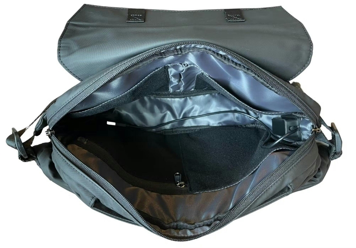 メインコンパートメント