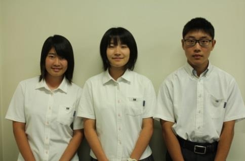 九州北部豪雨災害復興の義援金を飯塚市長に寄託 本校生徒が文化祭模擬店収益金を全額寄付