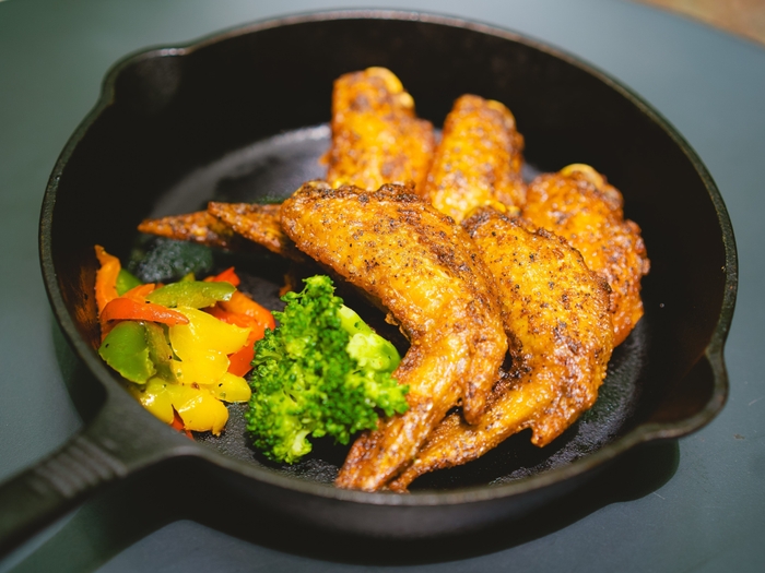 辛くない!カリッとスパイシー手羽先