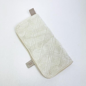 タオル生地でできているミッフィーのどっとポーチ