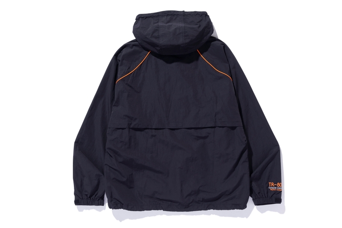 ナイロン・フード・ジャケット(裏)