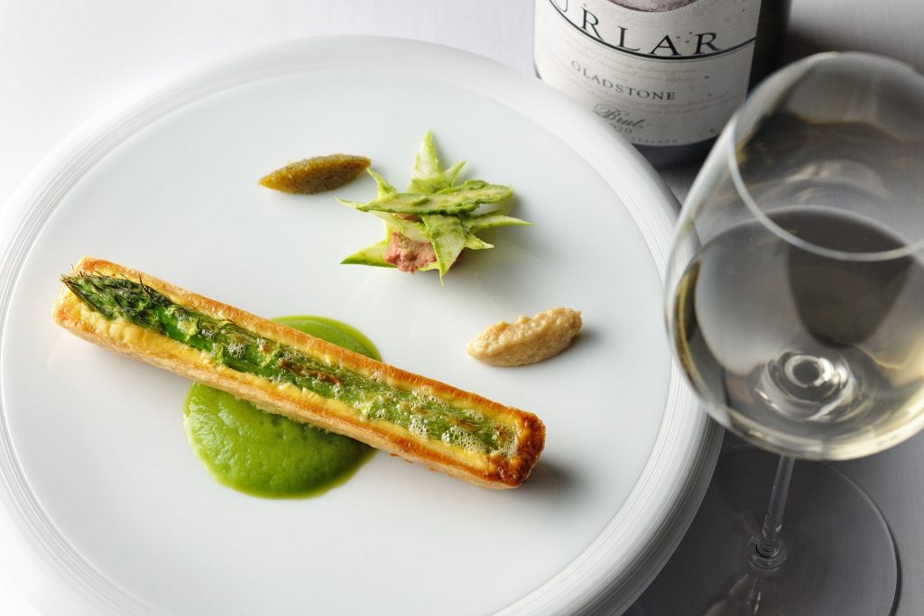 【奥入瀬渓流ホテル】フレンチレストラン「Sonore(ソノール)」春限定メニューを提供 ~アスパラガスや鮪など青森の春を代表する味覚を味わう特別な食体験~ |期間:2023年4月14日~7月11日