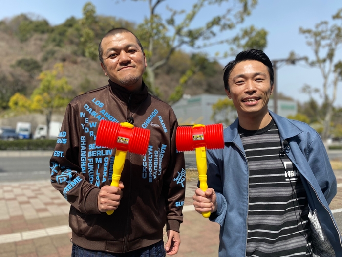 左から 竹内まなぶ・石田たくみ(カミナリ)