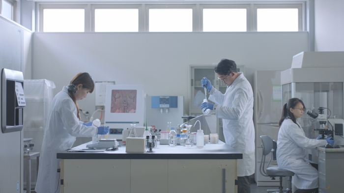 フジワラテクノアート研究風景