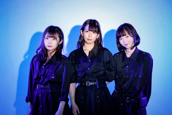 エクスマキナ(Xmachina)写真左から、リーダーの神崎舞菜、咲間玲花、望月麻央