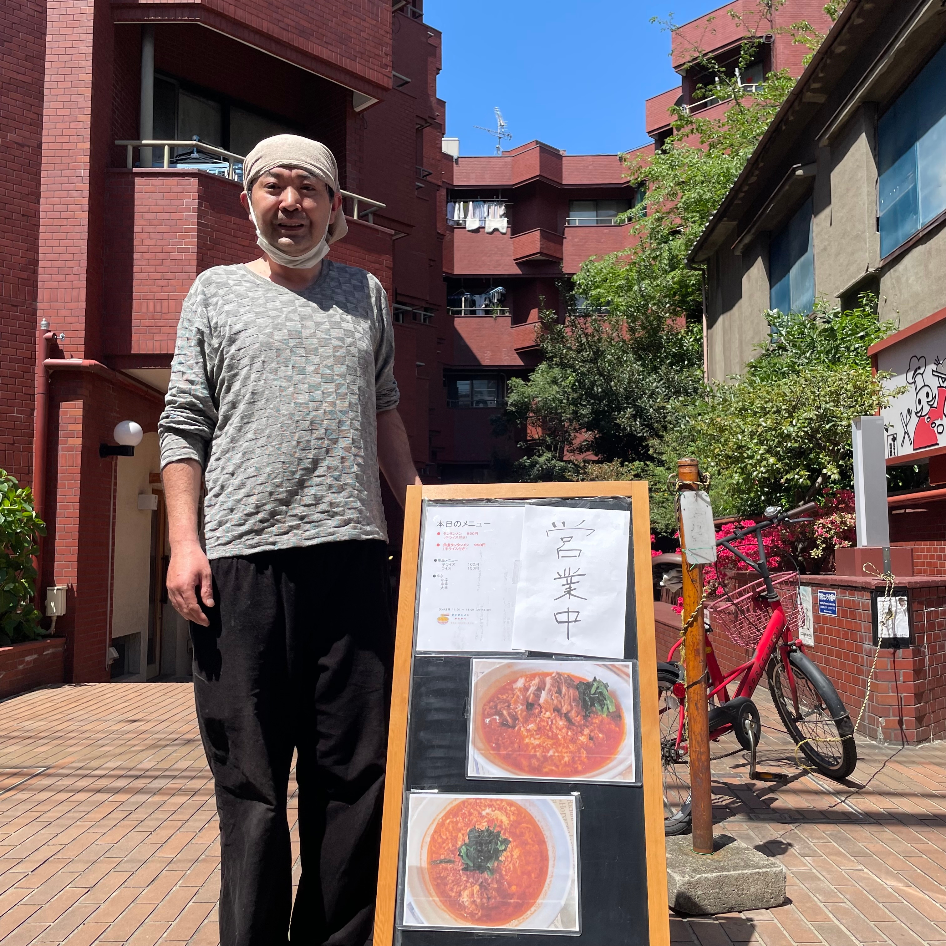 中華歴10年の小賀坂シェフ