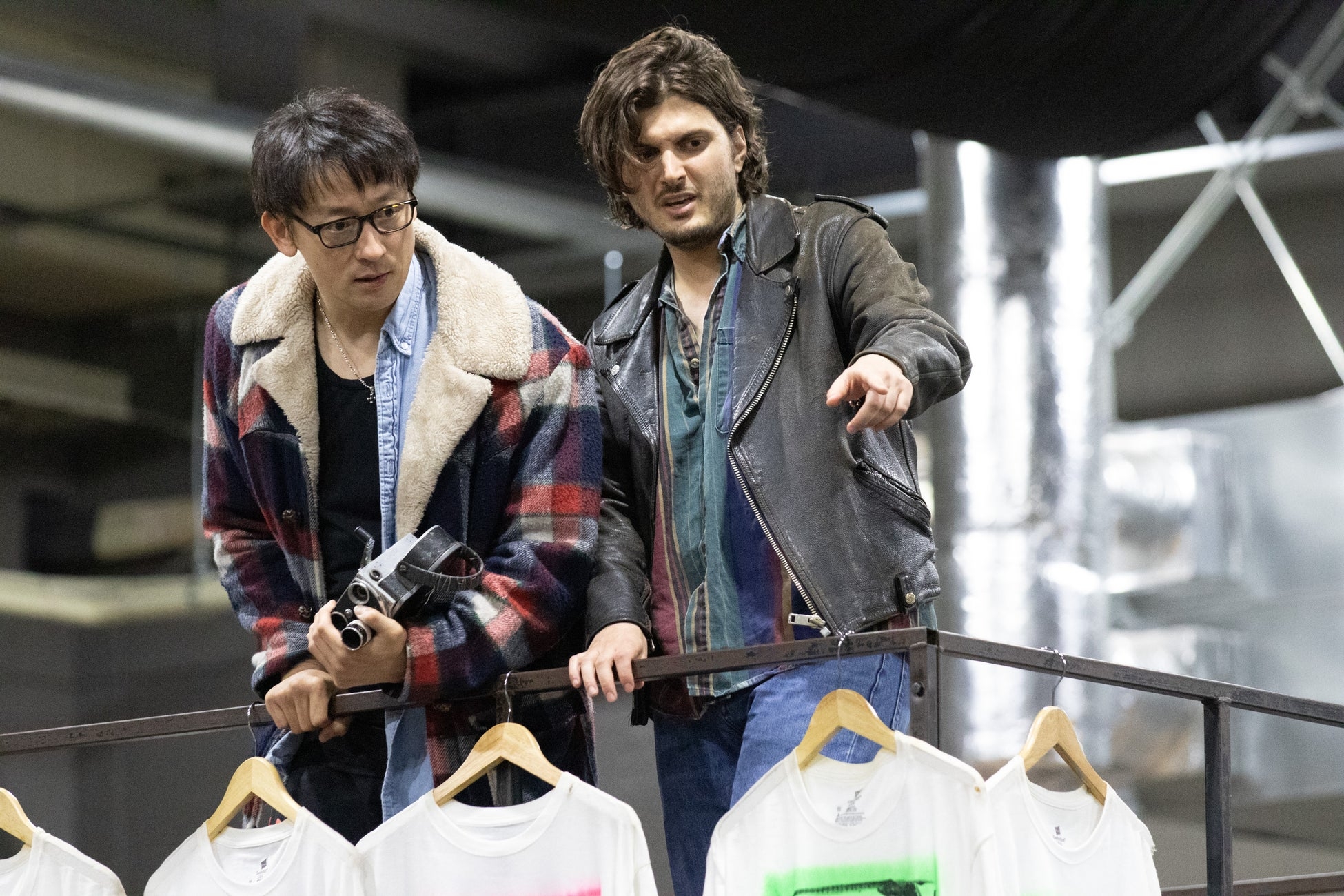 マーク役:山本耕史 ロジャー役:Alex Boniello