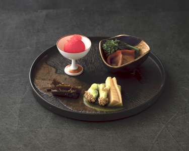 a8xoA8xZpDjI2NMTnx3z.jpg?w=940&h=940