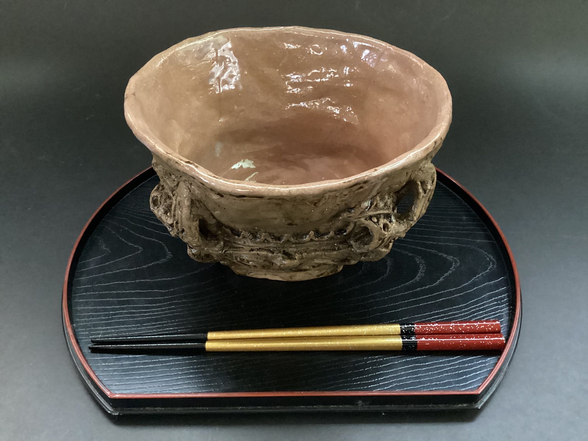 火焔型土器を模した「どんぶり」