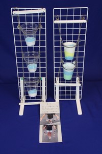 第40回小学校高学年の部 金賞・区長特別賞受賞 片手でこぼさず運べるカップ入れ