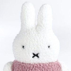 aKt5MwmnC232tV8TcYtr.jpg?w=940&h=940