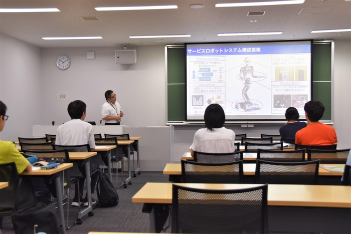 教室での講義の様子