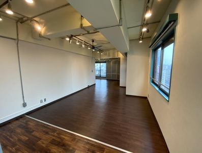 aMapkH9IyVtSNqjq7QKb.jpg?w=940&h=940