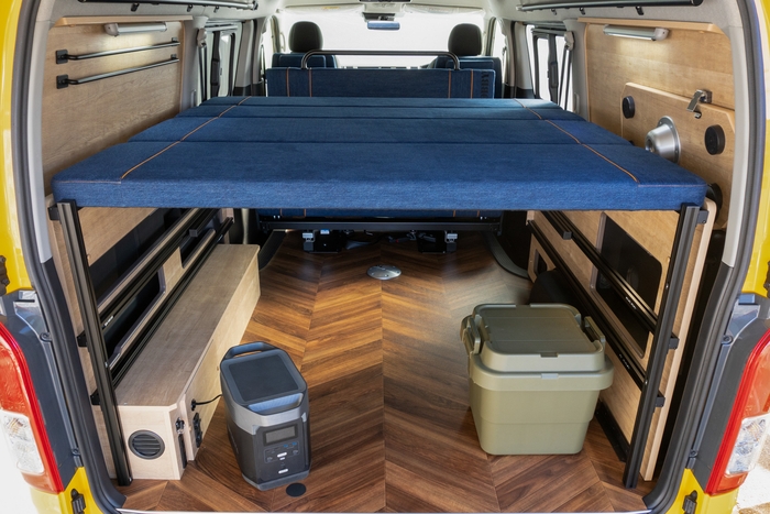 オーバーランダーW カイハラデニム後部ラゲッジ