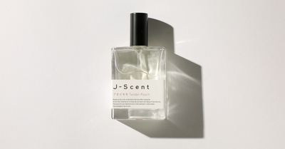 J-Scent「アオイモモ / Tender Peach」オードパルファン 50mL