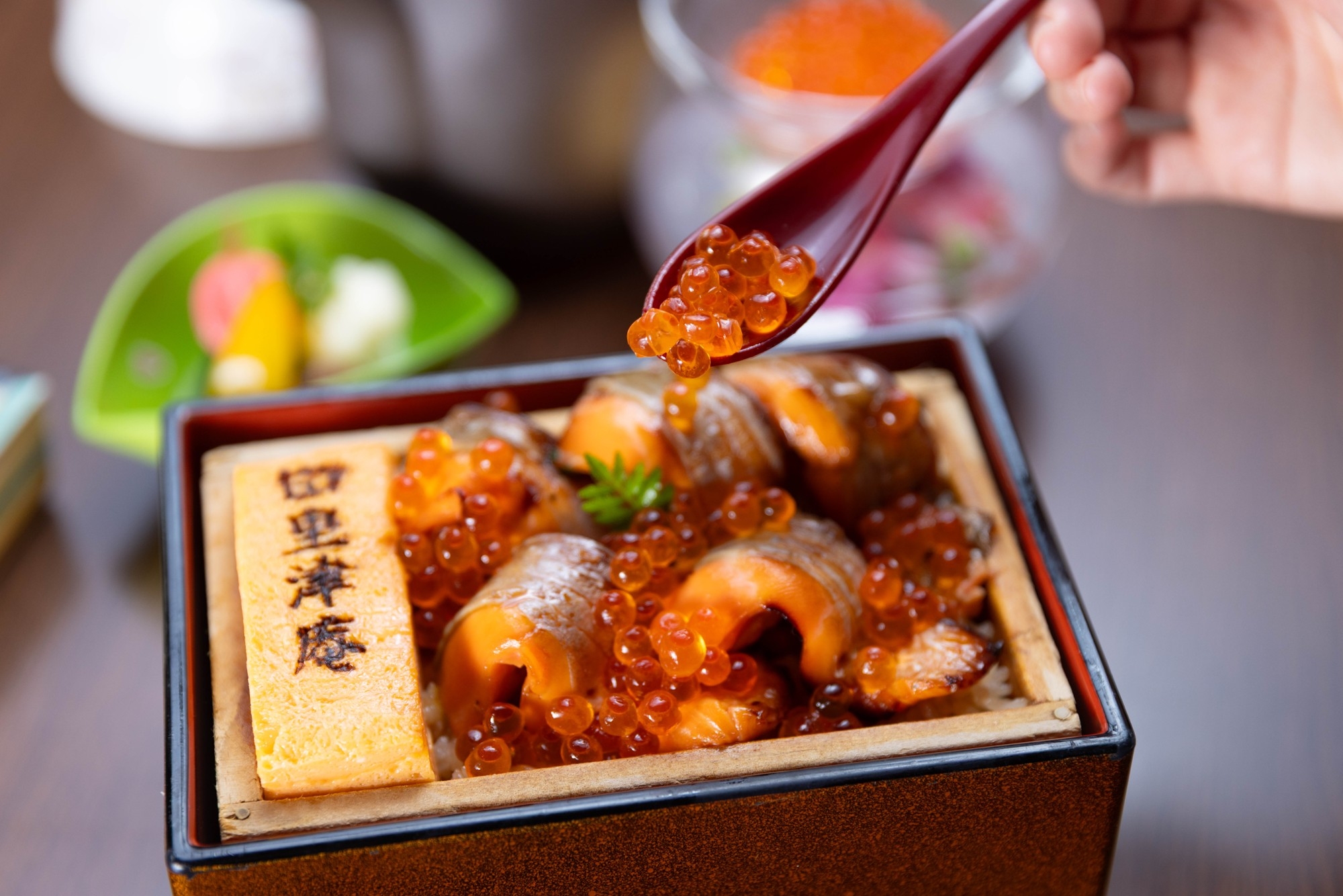 【期間限定】旬のみやぎサーモンを炭火焼きで仕立てた「はらこひつまぶし」、いくらと味わう宮城の郷土の味（2026年5月1日(金)～）