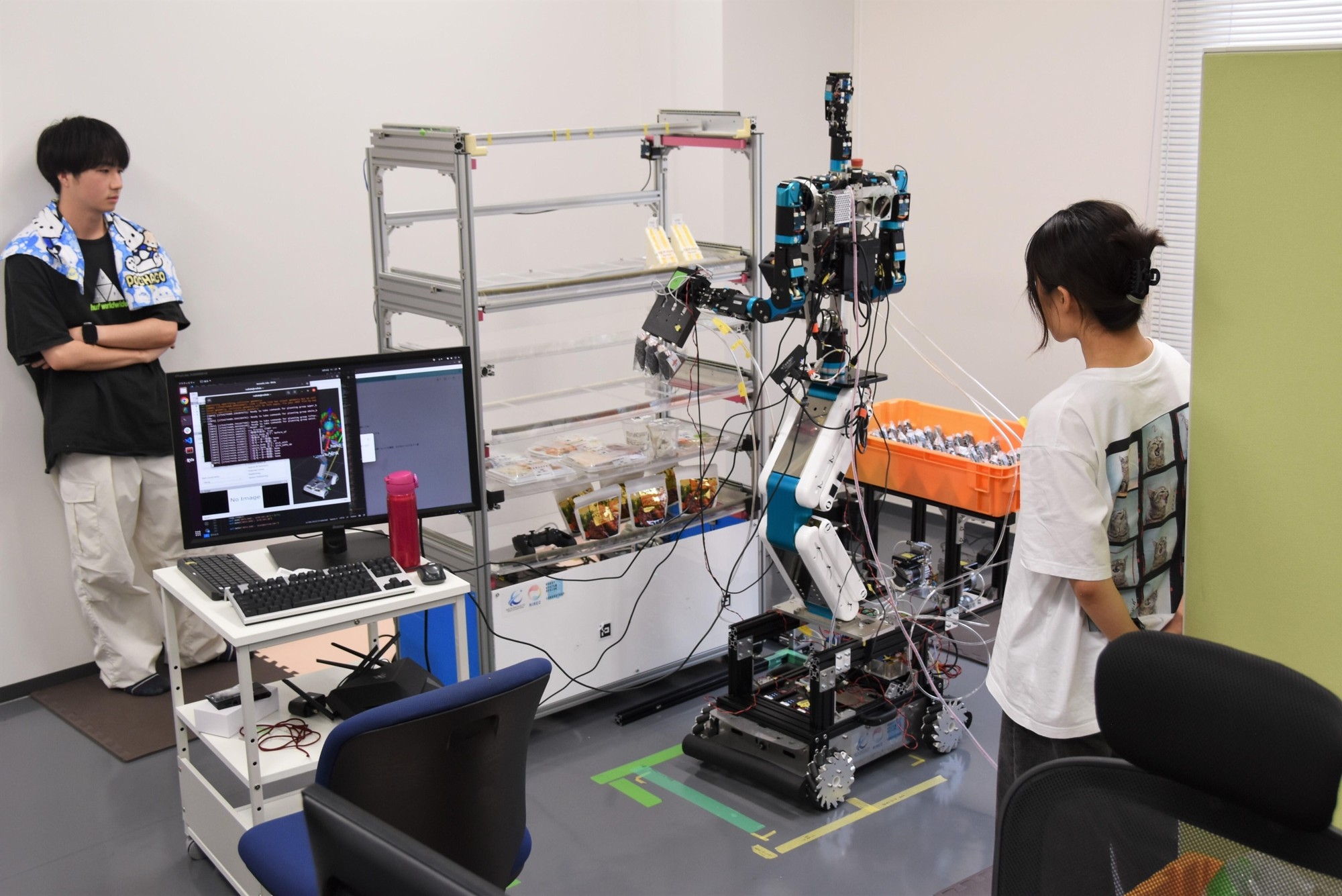 商品陳列を行うロボット