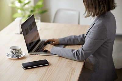 aWLROxN8BuxqdMHA9z8o.png?w=940&h=940