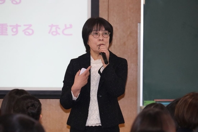 講師役を務めた渡辺名誉教授