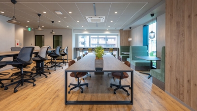 almZib1LgXKkF9IErVRL.jpg?w=940&h=940