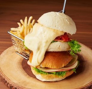 ams8THJT6yEwof7ybV1x.jpg?w=940&h=940