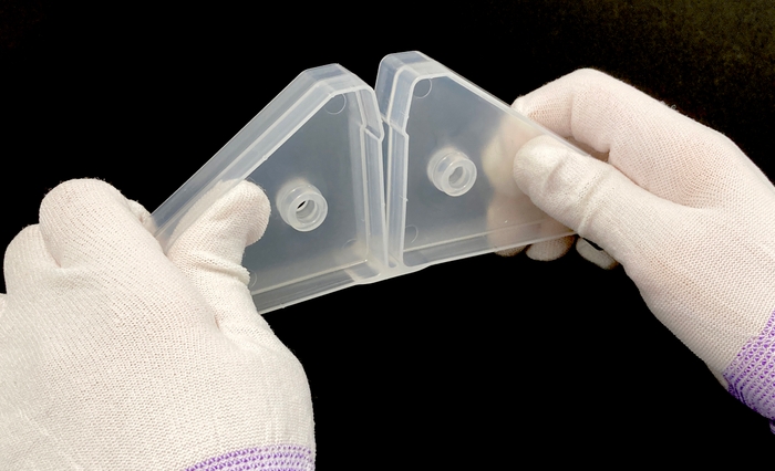 オリジナル可変機構 アクリル板厚1.5~3.0mmまで厚みは幅広く対応!!