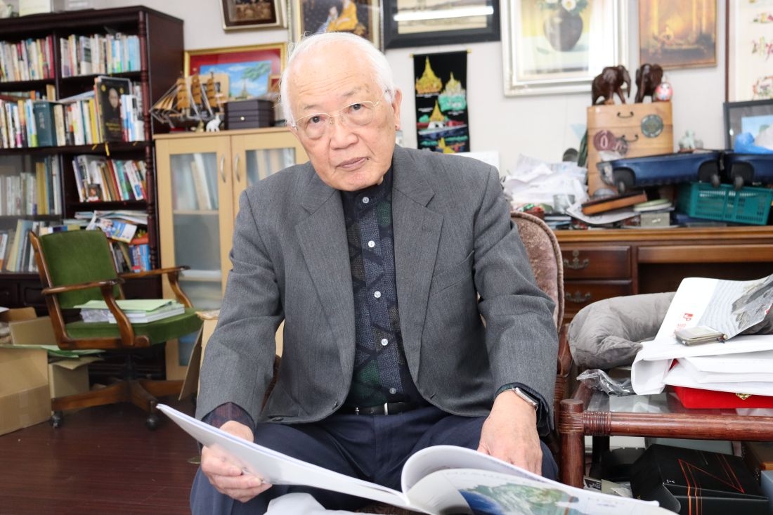 被災地への支援を訴える岡田理事長=岡山市北区の日本・ミャンマー医療人育成支援協会事務所で