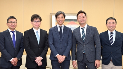 arNUDF643yKXMmiBC4YD.jpg?w=940&h=940