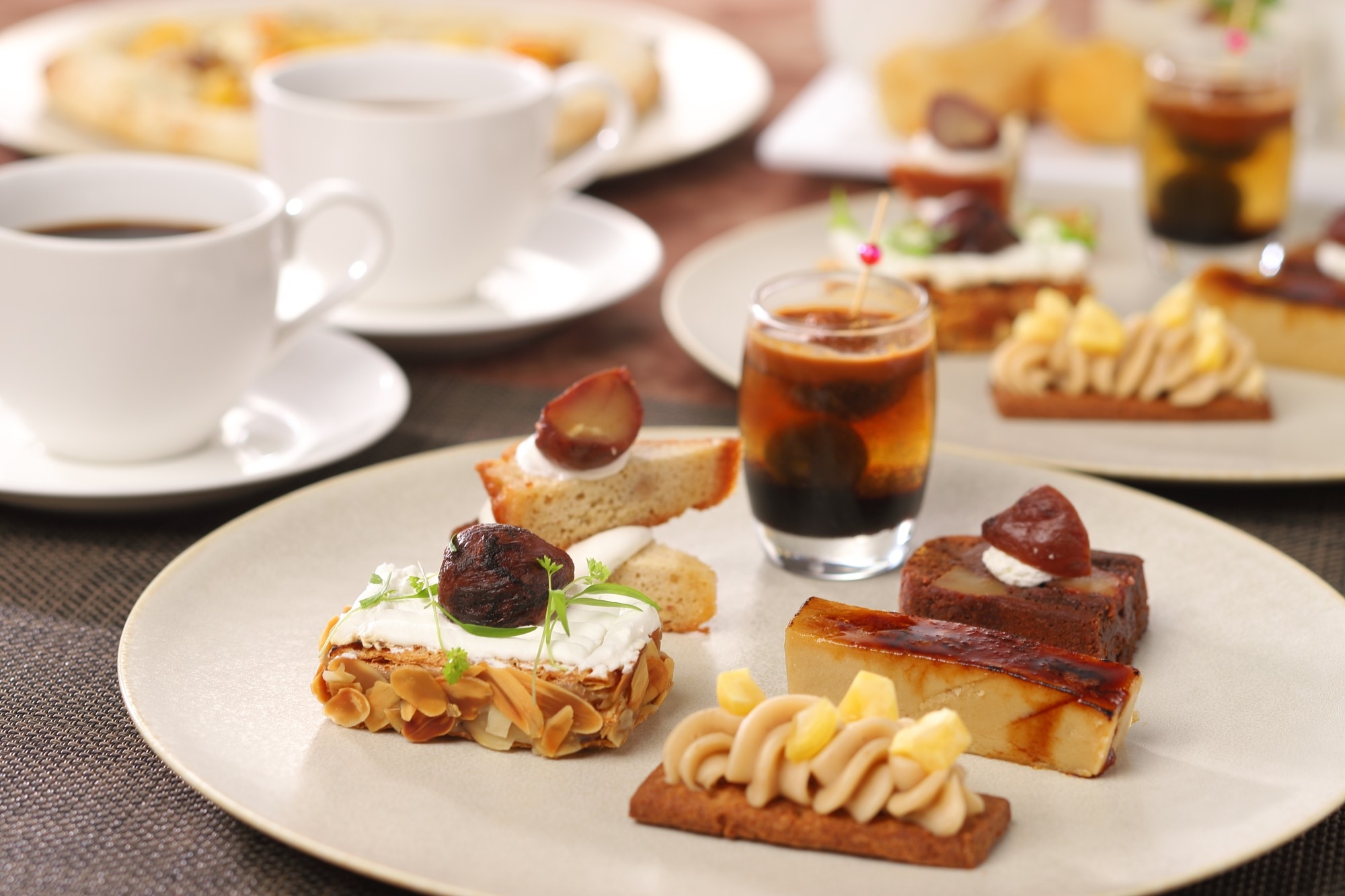 栗を贅沢に使用したスイーツをアフタヌーンティースタイルで