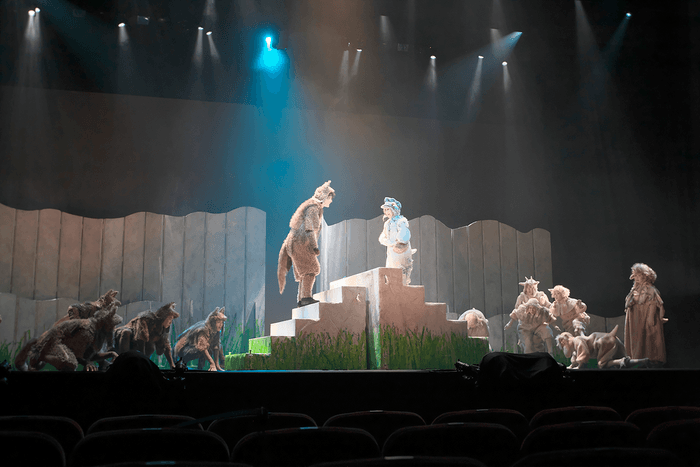 音楽劇「あらしのよるに」2019年公演より(撮影:青木 司)