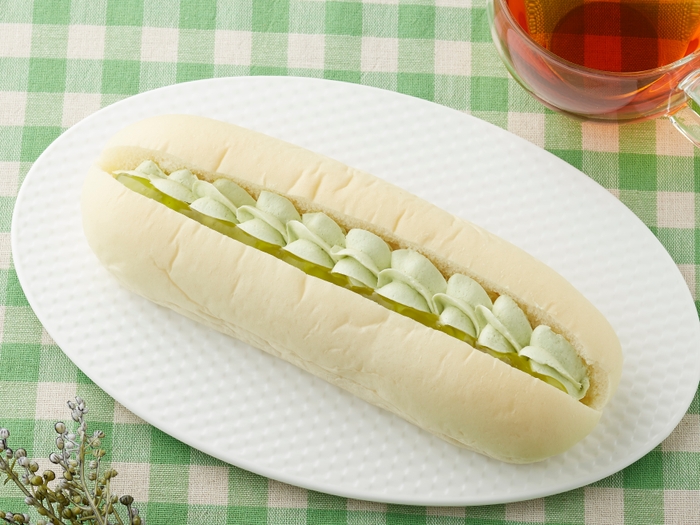 メロンクリームロールパン(静岡県産クラウンメロン)画像はイメージです。