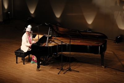 awUKm0S69i4RmyL0QRlj.jpg?w=940&h=940