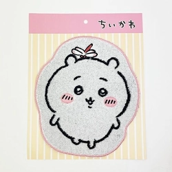 色や柄がポップなちいかわのタオルハンカチやフェイスタオル！キャラの個性が反映されたデザインで、プレゼントにもおすすめ