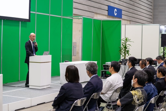 前回、フューネラルビジネスフェア2024での高橋亮の講演様子