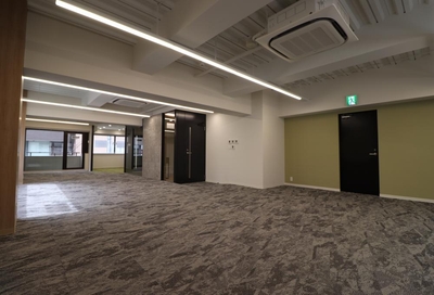 b2VNYpkaDLAlzPKsfExf.jpg?w=940&h=940