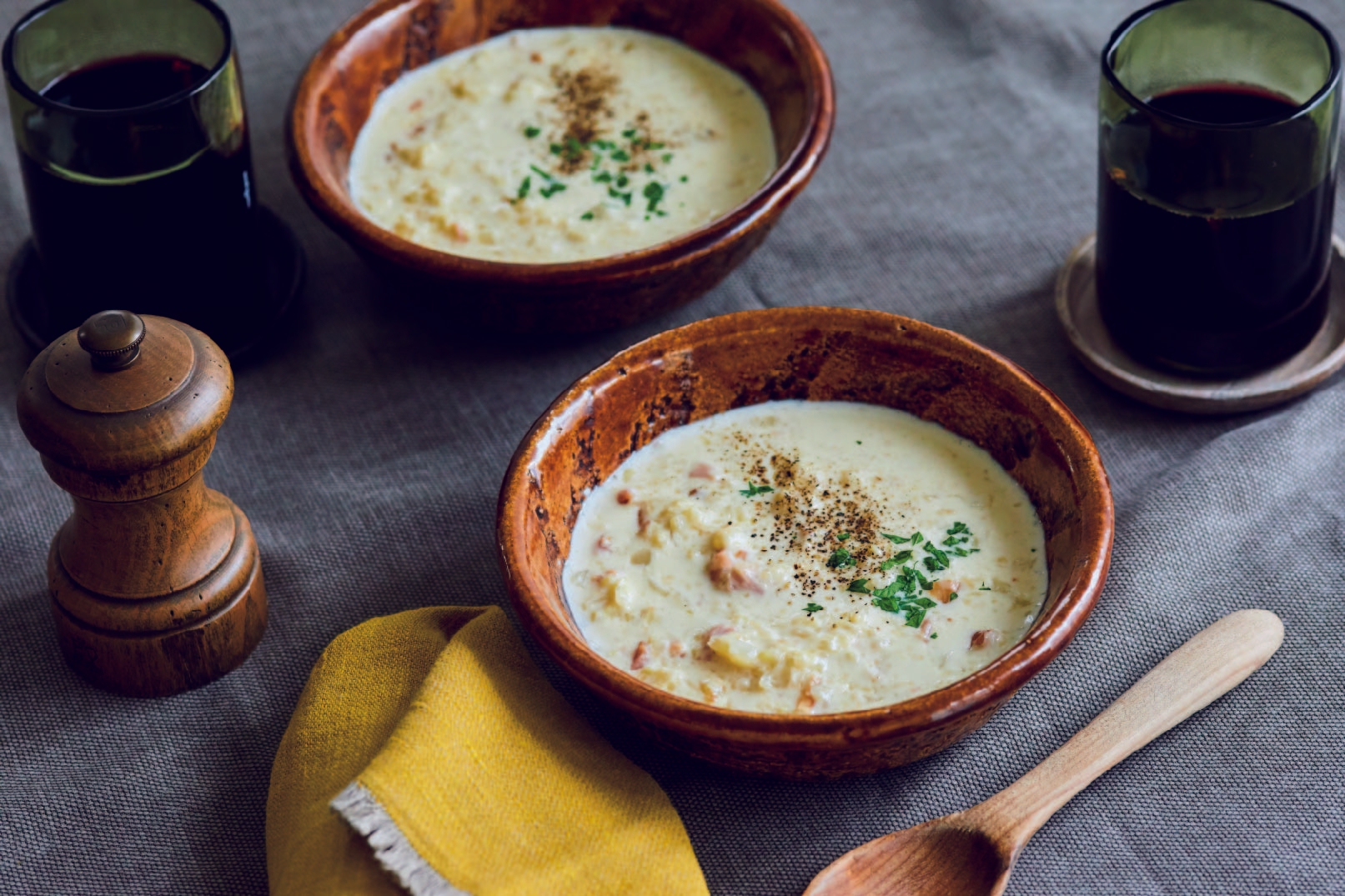 サラダ感覚の食べるスープ!「刻みカリフラワーとベーコンのクリーム煮」