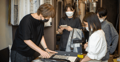 株式会社インテリアホソイで打ち合わせの様子