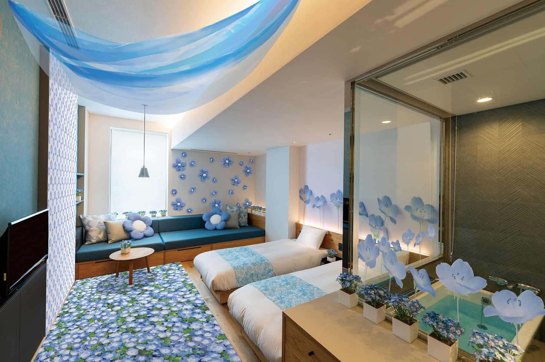 【BEB5土浦】1日1室限定！茨城の春の花「ネモフィラ」に包まれながら過ごす「ネモフィラステイ」を提供 ～ネモフィラの花柄のパジャマ、花弁のワンポイント付き淡い青色のルームソックスやヘアバンドなどのアイテムもご用意～｜期間：2023年3月1日～5月31日