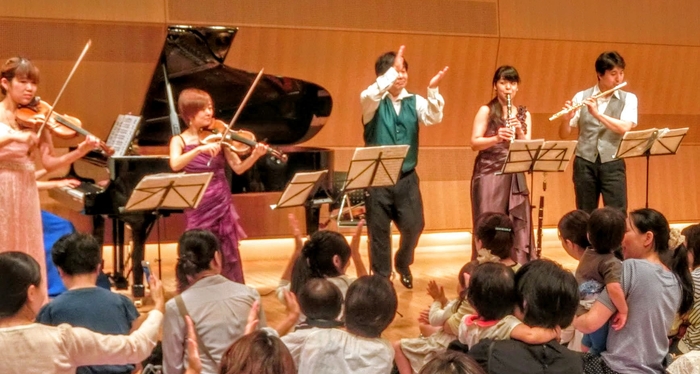 生の楽器の響きに反応する赤ちゃんの様子にびっくりするご両親も多数!